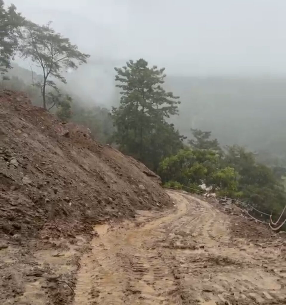 मेचीराजमार्ग अन्तर्गत  माइखोला राजदुवाली आंशिक खुल्यो