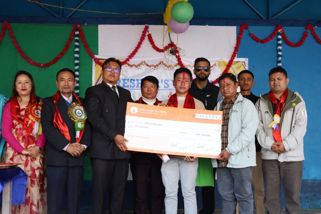 जुुविलेन्ट इलाइटद्वारा दुई विद्यार्थीलाई नगद सहित सम्मान