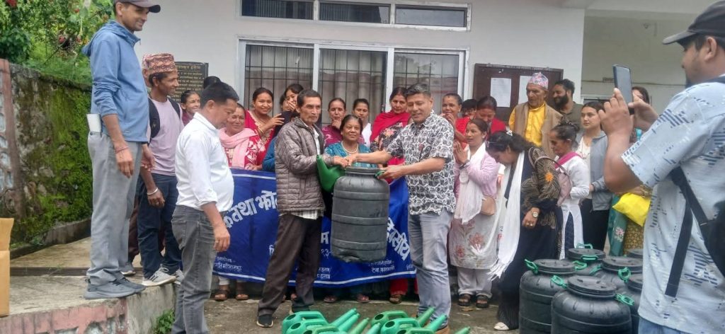 प्राङ्गारिक खेतीलाई प्रवर्द्धन  गर्न नव जागृती महिला समुहको पहल , किसानलाई मल बनाउने तालिम